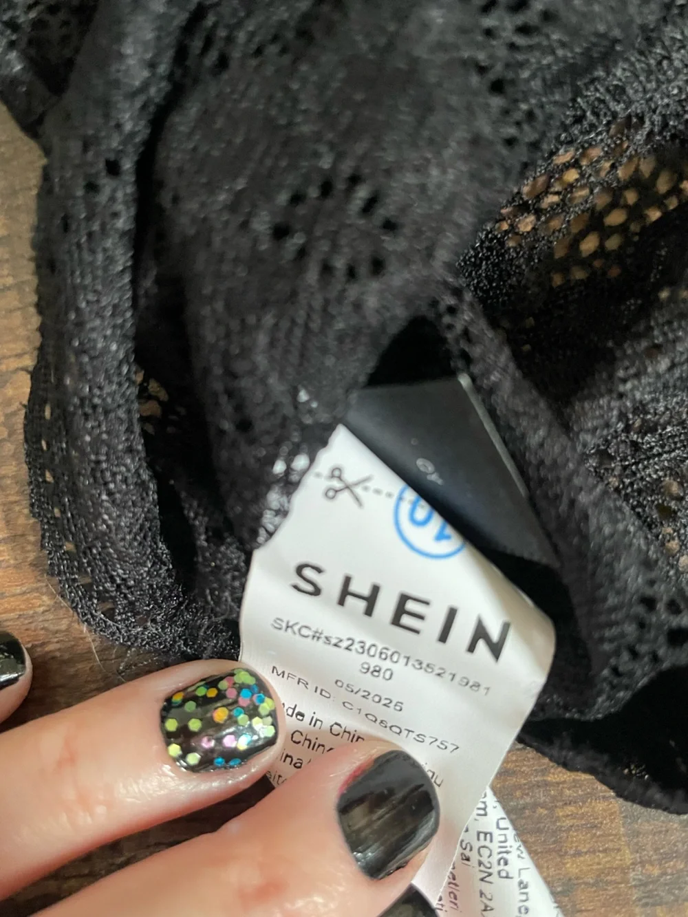 SHEIN Black See-through Lace Scalloped Sexy Crop Top